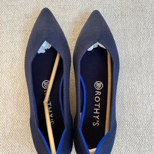 NWOT Navy Rothy’s point shoes